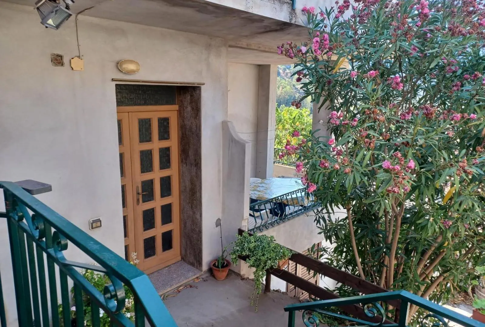 Casa Sacu, Tra Mare E Montagna contacts